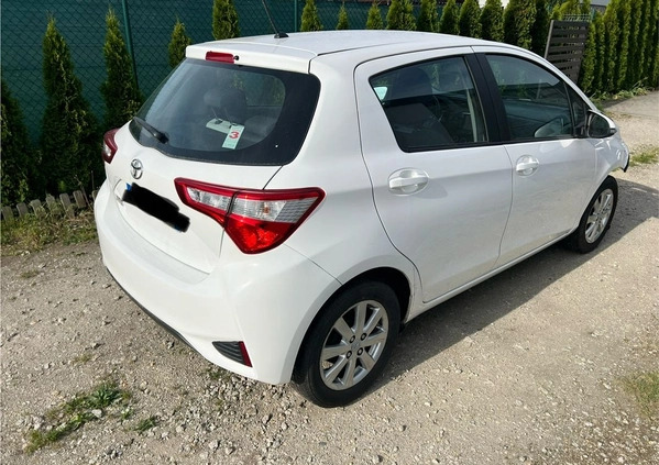 Toyota Yaris cena 25000 przebieg: 70000, rok produkcji 2019 z Zduny małe 16